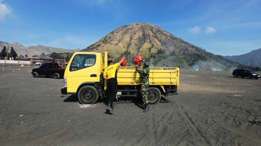 Polres Probolinggo Perkuat Edukasi Peduli Kebersihan di Kawasan Bromo