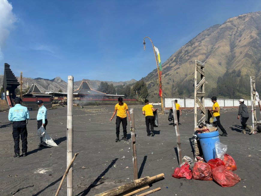 Bakti Bersih di Bromo Jadi Wujud Kepedulian Polres Probolinggo