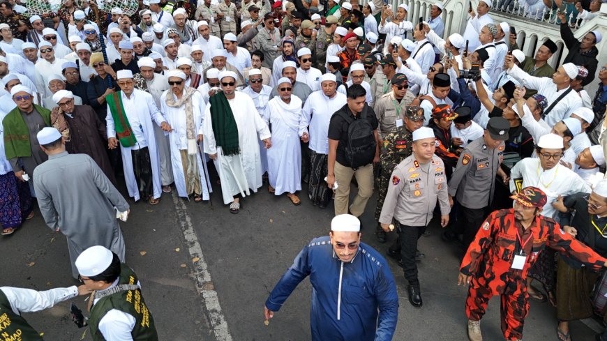Polres Gresik Libatkan Ratusan Personel untuk Pengamanan Haul Habib Abu Bakar Assegaf ke-71